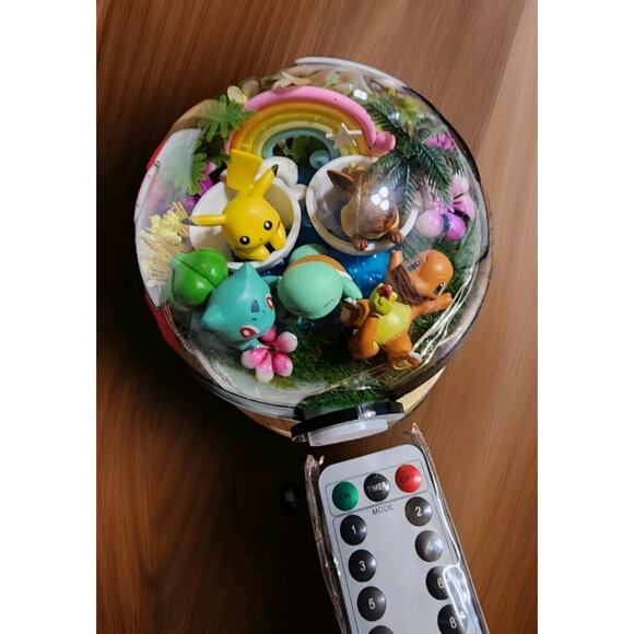 Pokeball Wireless Led PIKACHU EEVEE CHARMANDER SQUIRTLE BULBASAUR With Gift Bag - Picture 3 of 6